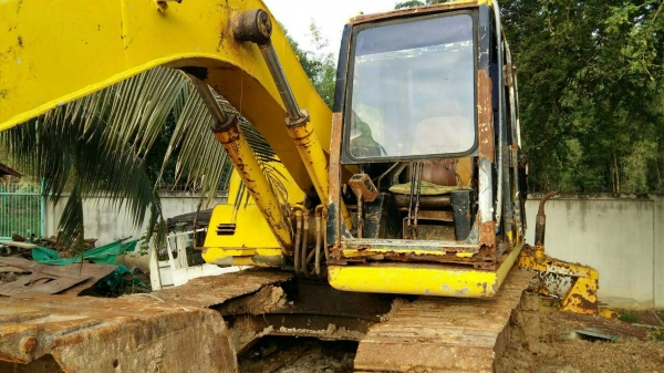 ขาย Komatsu Pc120-2ใส่บอดี้รุ่น6 สภาพสวยพร้อมใช้ ต่อคุณอ๊อฟพิจิตร086-737-9991