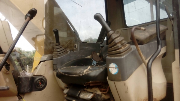 ขายCAT 320C ระบบไฟเต็ม ช่วงล่าง บอดื้ เครื่อง ปั้ม อยู่ในสภาพดี เอกสารเล่มทะเบียน รถอยู่ยโสธร สนใจ 0835601591 หรือ 0903494058