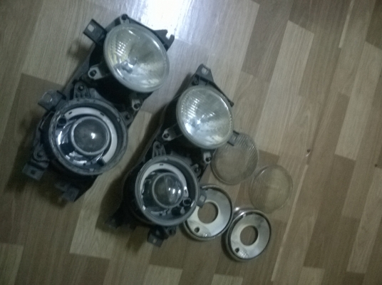 ขายชุดโคมไฟหน้า BMW e34 สภาพตามรูปขายึดไม่มีแตกหหัก ขายถูกๆราคา1500 โทร0924462525โส กทม