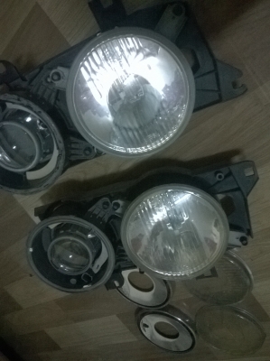 ขายชุดโคมไฟหน้า BMW e34 สภาพตามรูปขายึดไม่มีแตกหหัก ขายถูกๆราคา1500 โทร0924462525โส กทม ขายชุดโคมไฟหน้า BMW e34 สภาพตามรูปขายึดไม่มีแตกหหัก ขายถูกๆราคา1500 โทร0924462525โส กทม