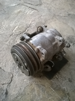 ขายคอมแอร์พร้อมขายึด ถอดออกจากเครืองm20 6สูบ2500cc ราคา1900บาท โทร0924462525โส กทม