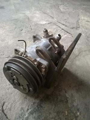 ขายคอมแอร์พร้อมขายึด ถอดออกจากเครืองm20 6สูบ2500cc ราคา1900บาท โทร0924462525โส กทม