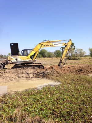 ขายแม็คโคร KOBELCO SK 200 มาร์คทรี สภาพดีไฟฟ้าเต็ม เอกสารอินวอย อยู่โคราช 760,000บ. สนใจ 0835601591 หรือ 0903494058