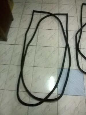 ขายกระดูกงู ขอบในประตู bmw e30 4ประตู จำนวน4เส้น ราคาคู่ละ1900บาท โทร0924462525โส กทม