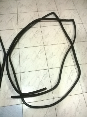 ขายกระดูกงู ขอบในประตู bmw e30 4ประตู จำนวน4เส้น ราคาคู่ละ1900บาท โทร0924462525โส กทม