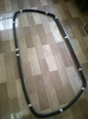 ขายขอบยางกระจกบังลมหน้า bmw e30 จำนวน1ชุดราคา1200บาท โทร0924462525โส กทม