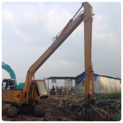 ขายรถแม็คโค KOMATSU PC100-2 สภาพสวยพร้อมใช้งาน บูมยาว 12 เมตร เครื่องดี ช่วงล่างดี ใบแทร็กเต็ม รถไม่กินน้ำมันเครื่อง เอวดีไม่มีหลวม แอร์เย็นเจี๊ยบ โซ่บรูทใหม่ ราคาต่อรองคุยกันได้นะคะ