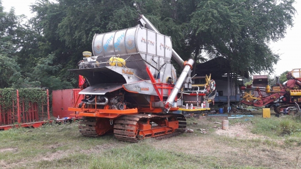 ขายรถเกี่ยวข้าว