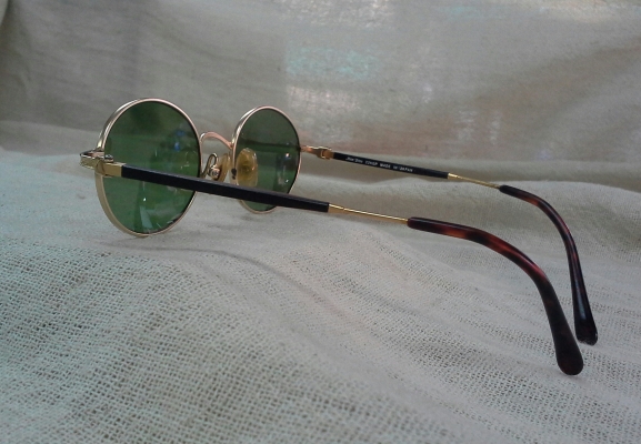 แว่นตาโมเดล 'ราวน์ด โอวัล' ที่งดงามที่สุดในจักรวาล Vintage ARON DINO handmade in Japan แว่นตาโมเดล 'ราวน์ด โอวัล' ที่งดงามที่สุดในจักรวาล Vintage ARON DINO handmade in Japan