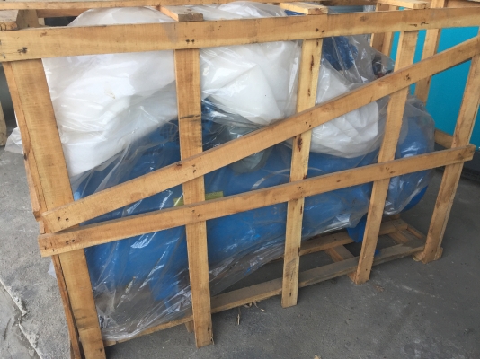 ขายปั๊มลม ขนาด200 ลิตร3สูบไฟ220โวลไฟ2สาย