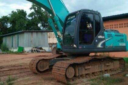 ขาย 2,395,000 KOBELCO SK200 SUPER X  4,xxx ชม. เครื่องดี ปั้มแรง โช่หนา เอวแน่น ไฟฟ้าครบ เอกสารแจ้งจำหน่าย รถสวยพร้อมใช้ รถอยู่ จ.สกลนคร   090-772-3710 090-772-3708