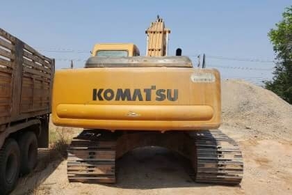 ขาย 795,000 KOMATSU PC200-6  เครื่อง 6D95L -Turbo โช่หนา เอวแน่น ไฟฟ้าครบ แอร์เย็น เอกสารเล่มทะเบียน  รถอยู่ จ.อุดร.  090-772-3710 090-772-3708