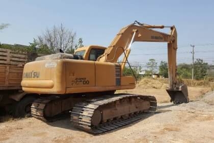 ขาย 795,000 KOMATSU PC200-6  เครื่อง 6D95L -Turbo โช่หนา เอวแน่น ไฟฟ้าครบ แอร์เย็น เอกสารเล่มทะเบียน  รถอยู่ จ.อุดร.  090-772-3710 090-772-3708