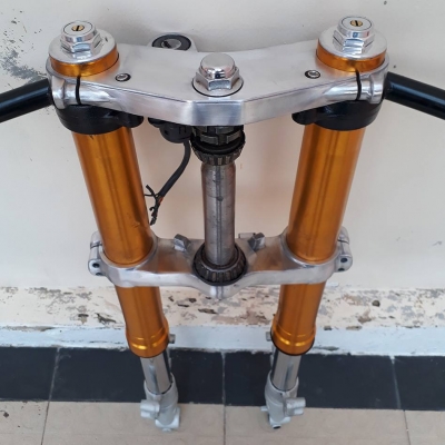 โช๊คอัพไซด์ดาวน์ (หัวกลับ)