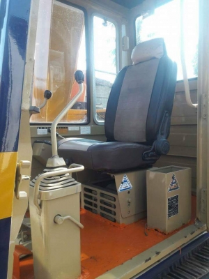 ขายKOMATSU  PC60-5  รถสวยสภาพดี  ทำสีแล้ว  เอกสารอินวอยครบ...ลองระบบกันได้ทุกวัน  โทร  089-3818694  ดวงนภา