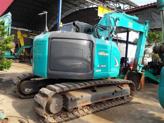 ขายKOBELCO SK135SR YY06  ปี2010  เครื่องคอมมอนเรล  เปิดได้รอบคัน  ใช้งานมาแค่  3,XXX ชั่วโมง  ลองระบบกันได้ทุกวัน  โทร  089-3818694  ดวงนภา