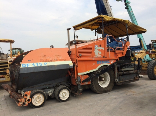 รถปูยาง Demag / Dynapac รุ่น DF115P ปี 2005 เครื่อง DEUTZ ระบายความร้อนแบบหม้อน้ำ นำเข้าจากญี่ปุ่น ราคาถูกมาก ๆ ครับ