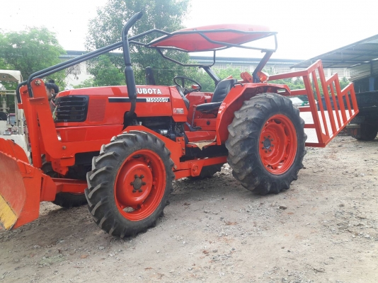 ขาย m5000 มีดันหน้า กระเช้า หลัง ยางใหม่ 4 เส้น ขาย m5000 มีดันหน้า กระเช้า หลัง ยางใหม่ 4 เส้น