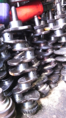 ข้อเหวี่ยงเครื่อง komatsu 4D84E