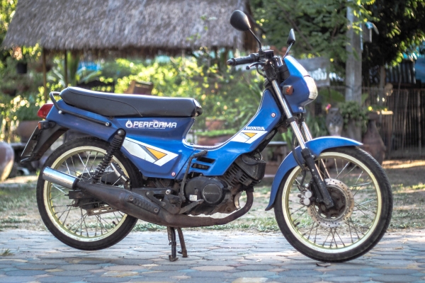 Honda Nova S ครุสภา