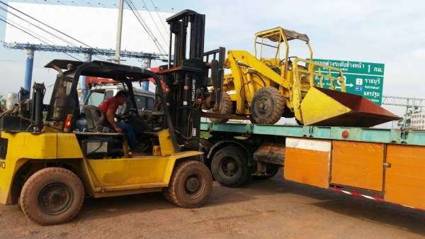 tractor-backhoe ขอบคุณลูกค้า สงขลาครับ มาอุดหนุนรถตักล้อยาง แบบเอวอ่อนของเราไปใช้ครับ tractor-backhoe ขอบคุณลูกค้า สงขลาครับ มาอุดหนุนรถตักล้อยาง แบบเอวอ่อนของเราไปใช้ครับ