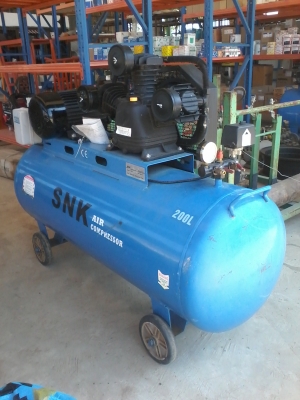 ขายปั้มลมใหม่แกะกล่อง ยี่ห้อ SNK ขนาด200 ลิตร มอเตอร์ 3 สาย(ไฟ3เฟส โรงงาน) 3KW/4HP 380V มีหลายตัว ขายราคา ตัวล่ะ15,000 บาท เท่านั้น ขายปั้มลมใหม่แกะกล่อง ยี่ห้อ SNK ขนาด200 ลิตร มอเตอร์ 3 สาย(ไฟ3เฟส โรงงาน) 3KW/4HP 380V มีหลายตัว ขายราคา ตัวล่ะ15,000 บาท เท่านั้น