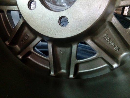 ล้อ 15 กว้าง 8.5 5รู114.3 et-27 ล้อ 15 กว้าง 8.5 5รู114.3 et-27