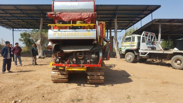 ขายรถเกี่ยวข้าว เจ้าช้างน้อย เกษตรพัฒนา50 เครื่องHINO WO6Eเทอร์โบว์ ช่วงล่างโรงงาน