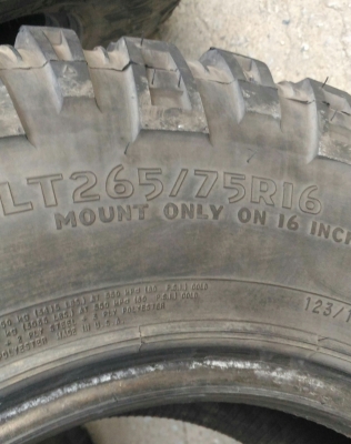 ขายยาง Mud MICKEY 265/75/16 ปี 16