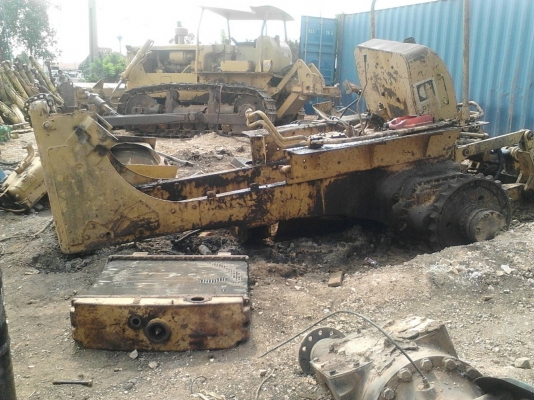 ขายชิ้นส่วนอะไหล่รถแทรกเตอร์ CAT-D-6-C สภาพตามรูปครับ ขายชิ้นส่วนอะไหล่รถแทรกเตอร์ CAT-D-6-C สภาพตามรูปครับ