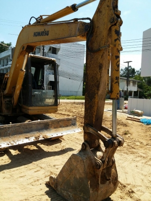 ขายรถแบคโฮ KOMATSU PC60-7 เอกสารอินวอย ระบบไฟเต็ม ราคา 550000