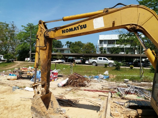 ขายรถแบคโฮ KOMATSU PC60-7 เอกสารอินวอย ระบบไฟเต็ม ราคา 550000