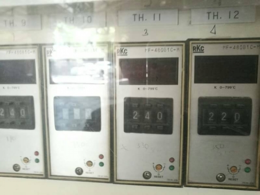 19,000บ.กทม.ส่ง500บ.083-2000058 LINE ID : line832923 ตู้ไฟควบคุมเครื่องจักรครบชุด หลักๆมี - หม้อแปลงไฟชนิด3เฟส ขนาด กำลัง 10 Kva. เข้า380-420V. ออก 200-220V. - หม้อแปลงชนิดเฟสเดียว เข้า 200-240 V. ออก 100-115V. - เบรคเกอร์ใหญ่ - เบรคเกอร์ควบคุมจุดต่างๆ 6ต