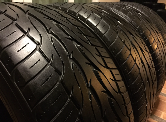 ยาง Toyo 265 50 20 ปลายปี14 พร้อมใช้งาน ราคาไม่แพง