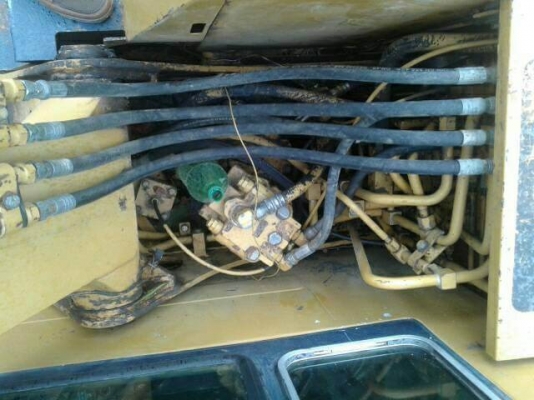 ขาย 335,000 KOMATSU PC60-5  เครื่องดี ปั้ม  เอวแน่น  เอกสารอินวอย์ท รถสวยพร้อมใช้ รถอยู่ จ.กาฬสินธุ์ โทร&amp;ไอดีไลน์ 090-772-3710 090-772-3708