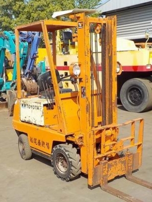 ขายรถโฟล์กลิฟท์ toyota 2fg9 เก่าญี่ปุ่น