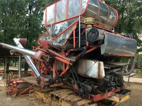 รถเกี่ยวข้าวอุ่ม1.8ตัน