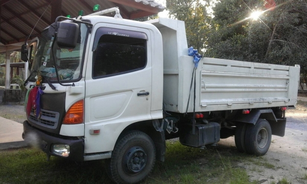 รถฮีโน่ 6 ล้อดั้ม FC4J 150 แรงม้า. ปี 47. สนใจติดต่อ 081 - 6079515