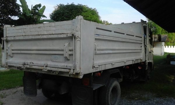 รถฮีโน่ 6 ล้อดั้ม FC4J 150 แรงม้า. ปี 47. สนใจติดต่อ 081 - 6079515