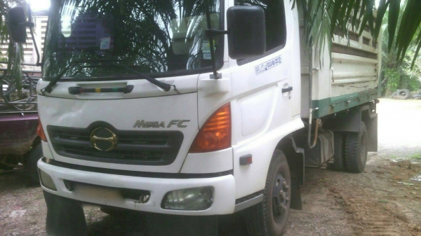 รถฮีโน่ 6 ล้อดั้ม FC4J 150 แรงม้า. ปี 48. , ( รถวิ่ง 24x,xxx กม. ) สนใจติดต่อ 081 - 6079515
