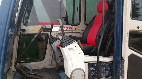 ขายรถแบคโฮ KOBELCO SK60-/// เอกสารอินวอย ราคา 550000