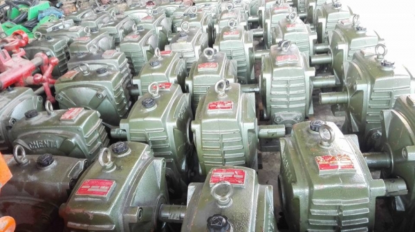 ** ของใหม่100\% ** วอร์มเกียร์ทด CHENTA เบอร์ 100 ใช้กับมอเตอร์ 3-5 HP ทด 1:10/20/30/40/50/60 ** ของใหม่100\% ** วอร์มเกียร์ทด CHENTA เบอร์ 100 ใช้กับมอเตอร์ 3-5 HP ทด 1:10/20/30/40/50/60