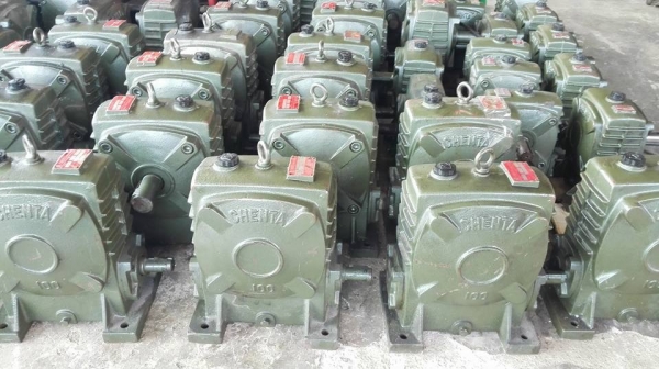 ** ของใหม่100\% ** วอร์มเกียร์ทด CHENTA เบอร์ 100 ใช้กับมอเตอร์ 3-5 HP ทด 1:10/20/30/40/50/60 ** ของใหม่100\% ** วอร์มเกียร์ทด CHENTA เบอร์ 100 ใช้กับมอเตอร์ 3-5 HP ทด 1:10/20/30/40/50/60