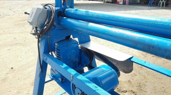 ** SOLD ** เครื่องม้วนเหล็กแผ่น 5 ฟุต 150 cm ใช้ไฟบ้าน 220V ม้วนสังกะสี/มิเนียม/เหล็กบาง มาเทสได้ ** SOLD ** เครื่องม้วนเหล็กแผ่น 5 ฟุต 150 cm ใช้ไฟบ้าน 220V ม้วนสังกะสี/มิเนียม/เหล็กบาง มาเทสได้