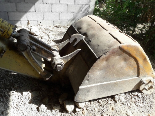 ขายด่วนรถแบคโฮ KOMATSU PC120-6 รถนำเข้า เอกสารใบอินวอย