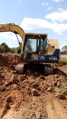 ขายKOMATSU PC60รุ่น6  สภาพเก่านอกใช้งานดีมาก 350,000บ.อยู่จังหวัดเลย 0835601591 หรือ 0903494058