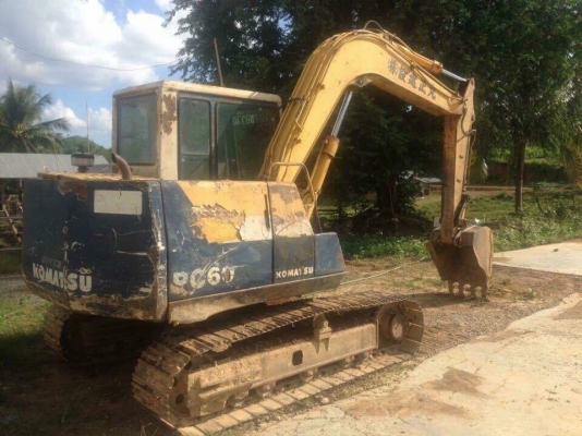 ขายKOMATSU PC60รุ่น6  สภาพเก่านอกใช้งานดีมาก 350,000บ.อยู่จังหวัดเลย 0835601591 หรือ 0903494058