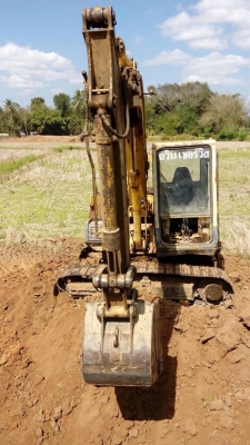 ขายKOMATSU PC60รุ่น6  สภาพเก่านอกใช้งานดีมาก 350,000บ.อยู่จังหวัดเลย 0835601591 หรือ 0903494058