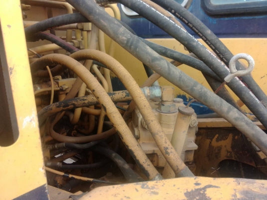 ขายKOMATSU PC60รุ่น5 บูมสไล้ สภาพดีเอกสารอินวอย อยู่จังหวัดเลย 340,000บ. 0835601591 หรือ 0903494058