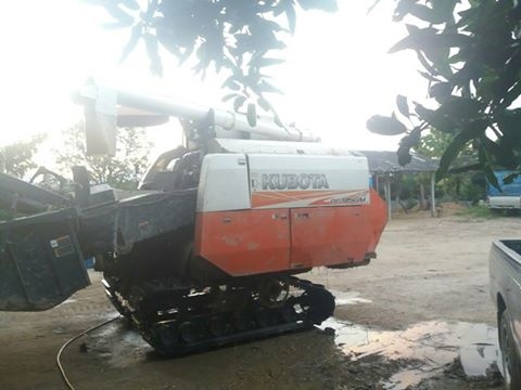 ขายรถเกี่ยวข้าว คูโบต้าDC95 ทำงาน3พัน ชม. ช่วงล่างดีเอกสารทะเบียนครบ ขายรถเกี่ยวข้าว คูโบต้าDC95 ทำงาน3พัน ชม. ช่วงล่างดีเอกสารทะเบียนครบ